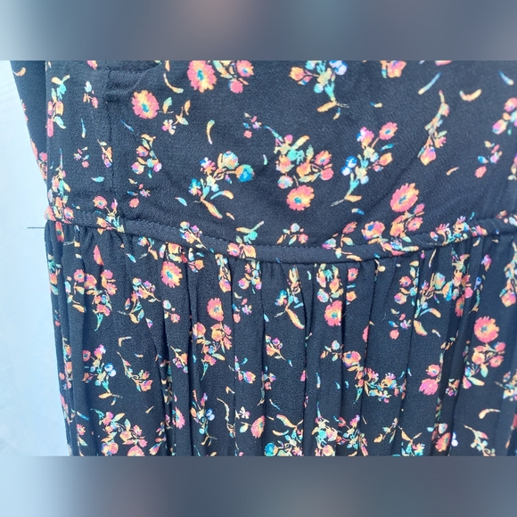 3/$10 NWT Wild Fable Midi Dress, jrs. Large, black floral - Picture 6 of 9